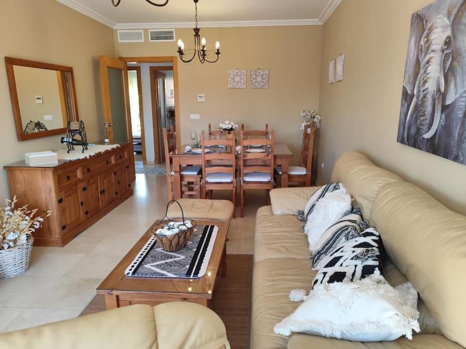 Penthouse Paradiso: 2Br Oasis In Casares Del Sol 外观 照片